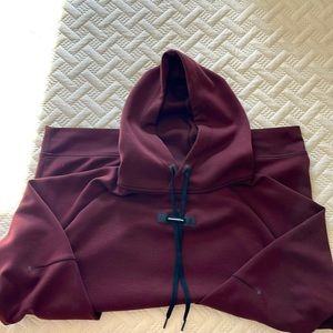 On Running men’s hoodie in Mulberry